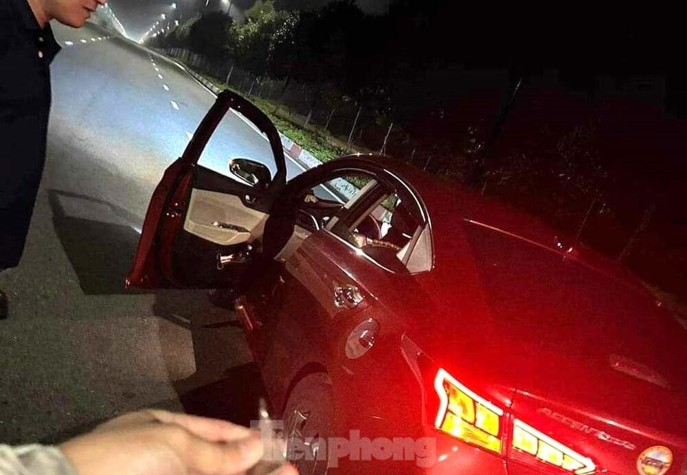 Hệ thống táp-lô và GPS nên điều chỉnh độ sáng phù hợp